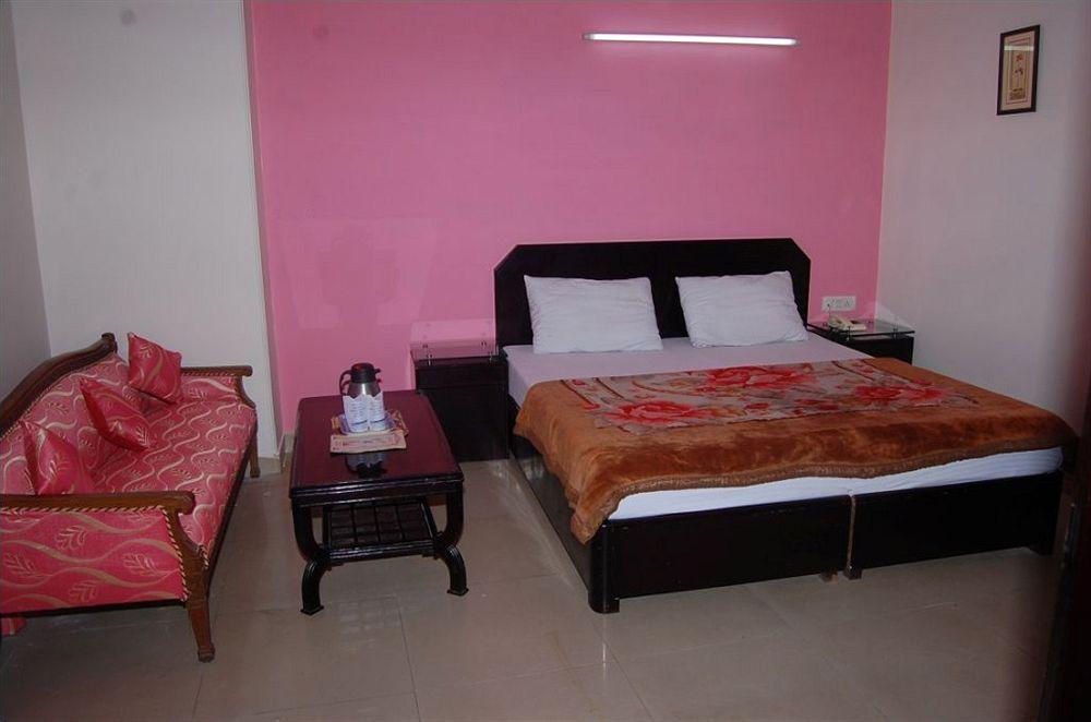 Hotel Ashoka International New Delhi Exteriör bild